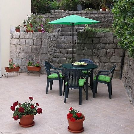 Apartment Adela Котор Екстер'єр фото